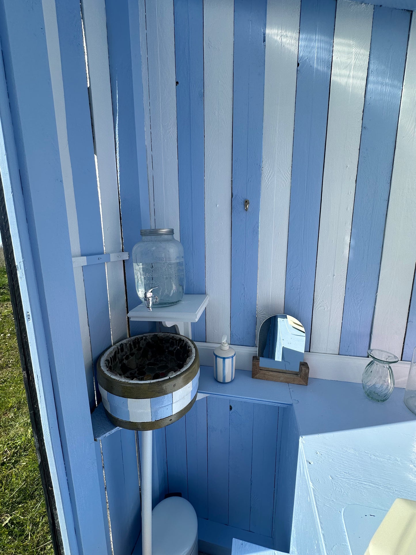 Ponyhygge & overnatning i luksustelt på Møn