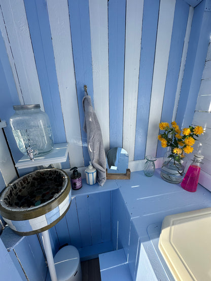 Ponyhygge & overnatning i luksustelt på Møn